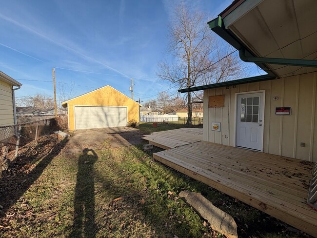 1327 Bethany Ln in Fort Wayne, IN - Building Photo - Building Photo