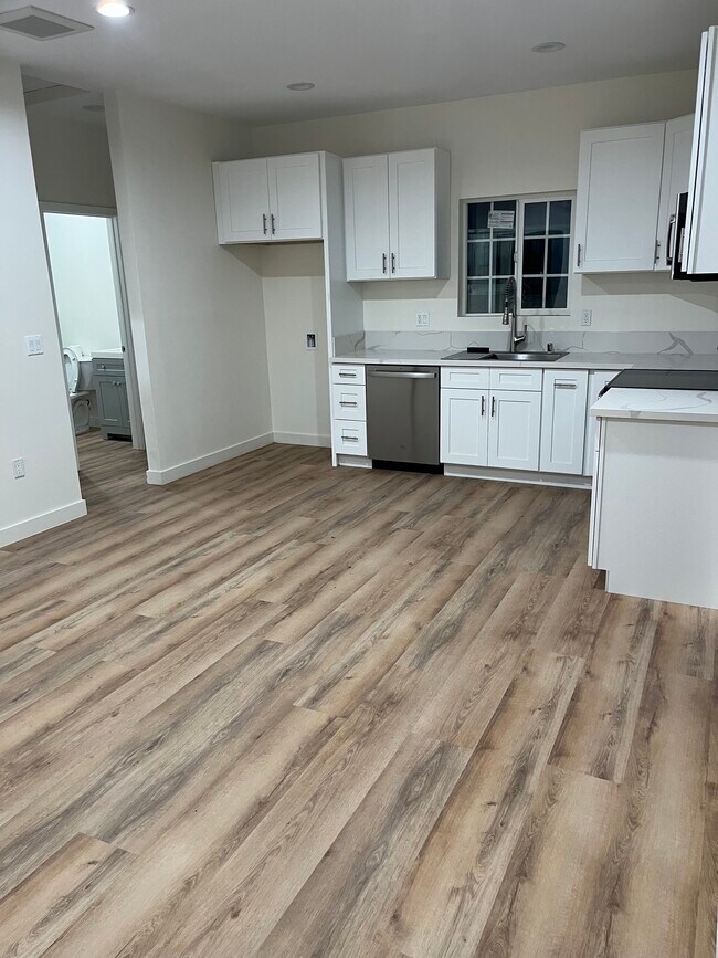 908 S Echo Pl in Anaheim, CA - Building Photo - Building Photo