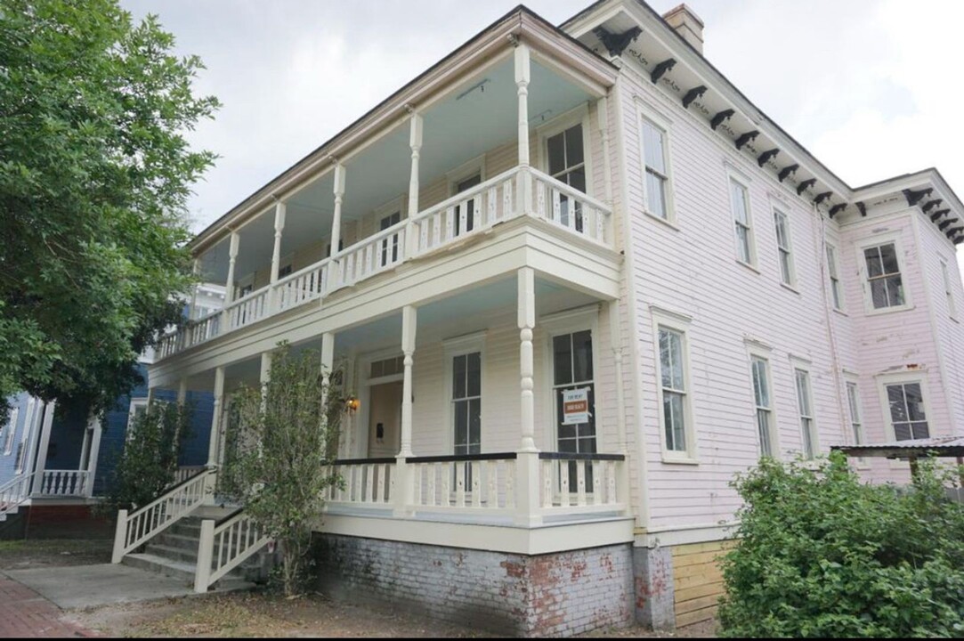 410 E Duffy St in Savannah, GA - Building Photo