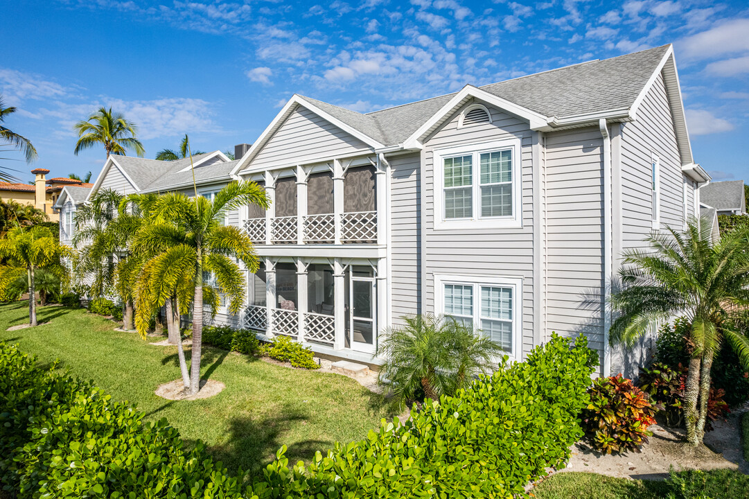 Beachwalk in Naples, FL - Foto de edificio