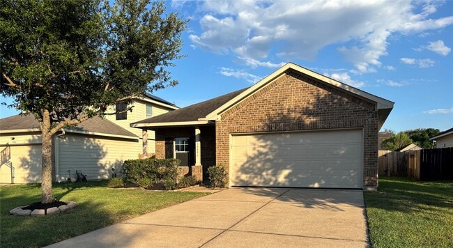 10806 Woodwind Shadows Dr