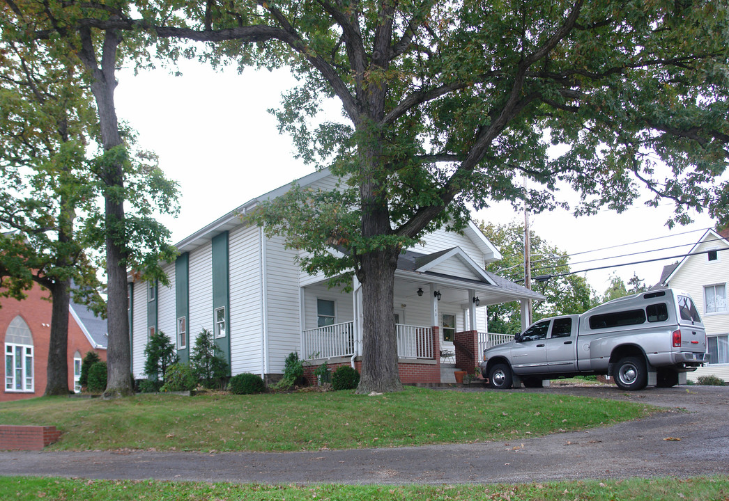 140-b Grand Ave in Mars, PA - Foto de edificio