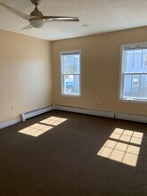 110 Ashburnham St, Unit #4 in Fitchburg, MA - Building Photo - Building Photo