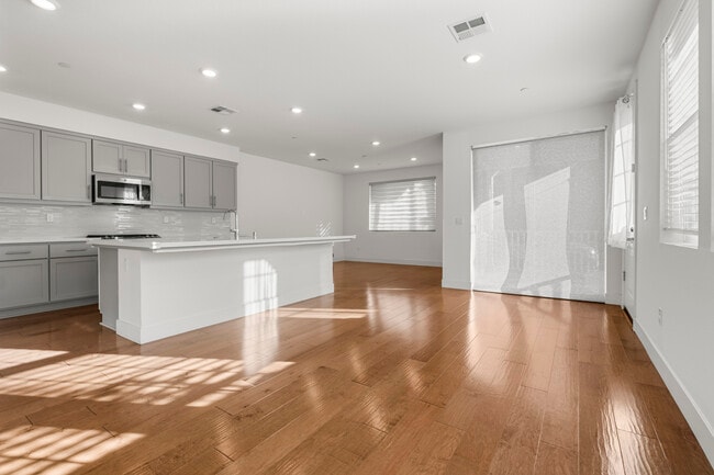 37633 Salt Grass Rd in Newark, CA - Building Photo - Building Photo