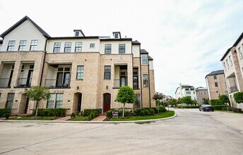 9546 London Bridge Station in Houston, TX - Building Photo - Building Photo