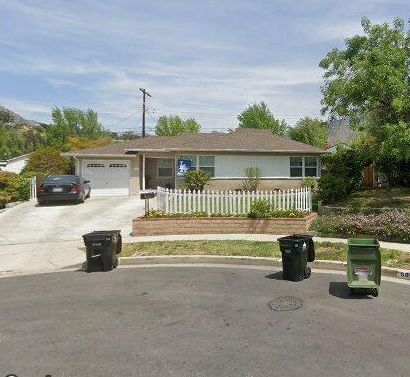 8045 Brownstone St in Sunland, CA - Building Photo