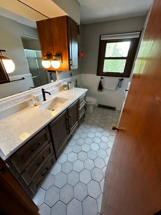 1727 N Rd in Duluth, MN - Building Photo