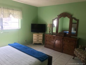 1001 NE 14th Ave-Unit -103 in Hallandale Beach, FL - Building Photo - Building Photo