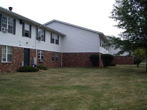 Woodsview Manor Apartments in Standish, MI - Building Photo