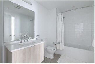 2 W 6th St, Unit 105 in Boston, MA - Building Photo - Building Photo