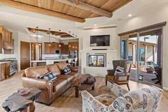 8 E Longview Dr in Santa Fe, NM - Building Photo - Building Photo