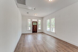 417 Paschal St in San Antonio, TX - Building Photo - Building Photo