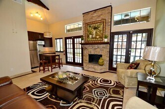 5630 Spring Valley Rd in Dallas, TX - Building Photo - Building Photo