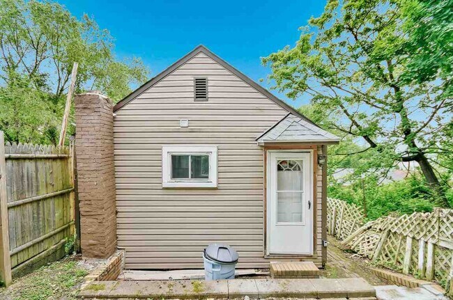 1423 Ridge Ave in Braddock, PA - Building Photo - Building Photo