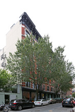 72-74 Thompson St in New York, NY - Building Photo - Building Photo