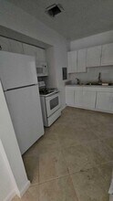 210 W 60th St in Hialeah, FL - Building Photo - Building Photo