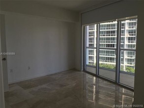 495 Brickell Ave-Unit -1904 in Miami, FL - Building Photo - Building Photo