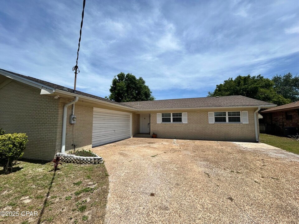 205 Sunset Ln in Panama City Beach, FL - Building Photo