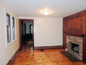 3 Mudge Way in Bedford, MA - Foto de edificio - Building Photo