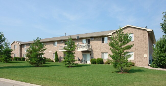 Lake Park Estates Apartments in De Pere, WI - Building Photo - Building Photo