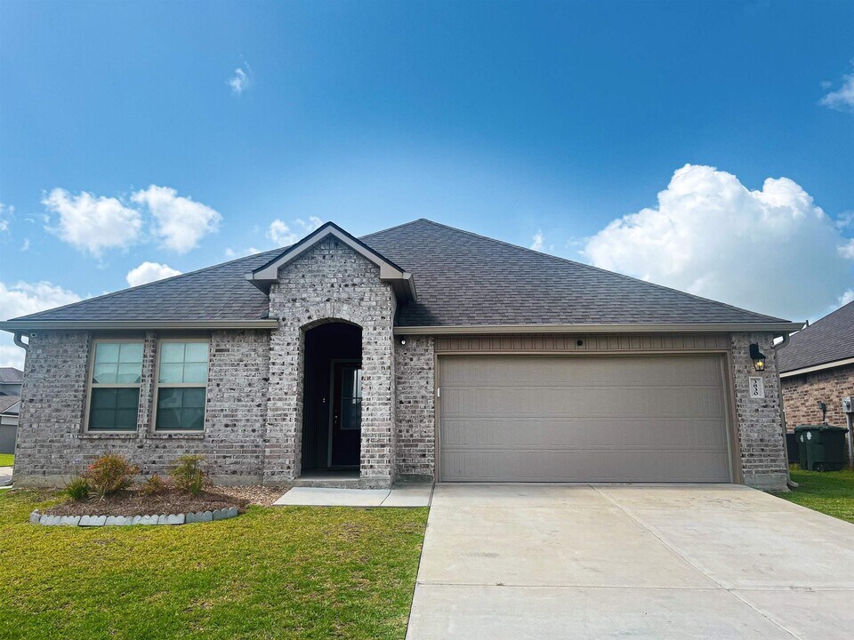 3830 Barn Owl Dr in Lake Charles, LA - Building Photo
