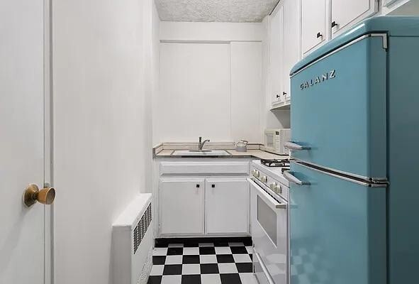 77 E 12th St in New York, NY - Building Photo