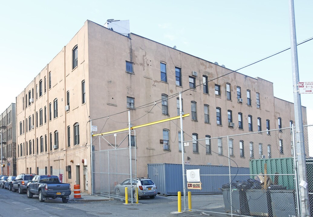 282 Nevins St in Brooklyn, NY - Building Photo