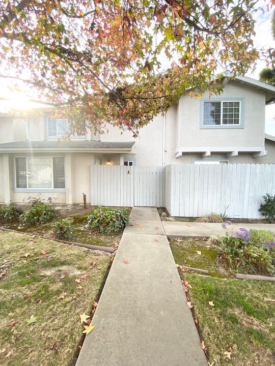 139 S B St in Lompoc, CA - Building Photo