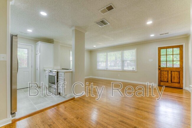 property at 1409 Dearing Rd