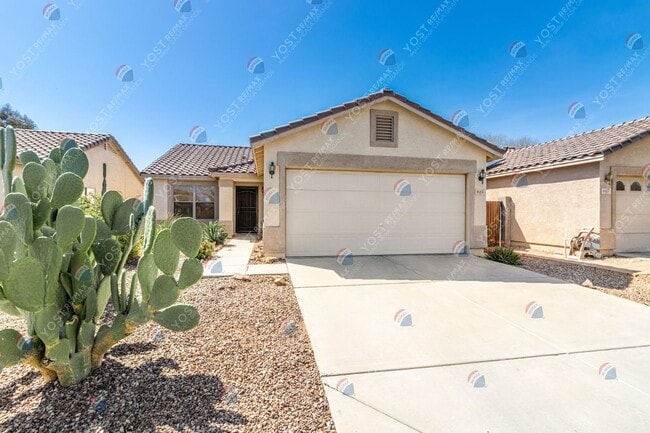 property at 645 W Kingman Loop
