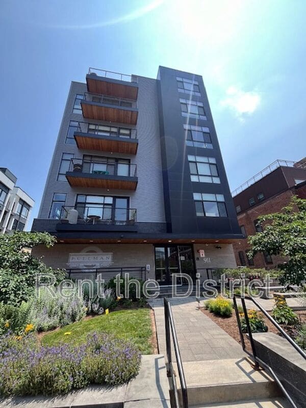 property at 911 2nd St NE