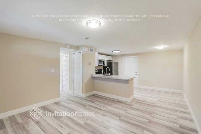 7111 Dellwood Dr in Tampa, FL - Building Photo - Building Photo