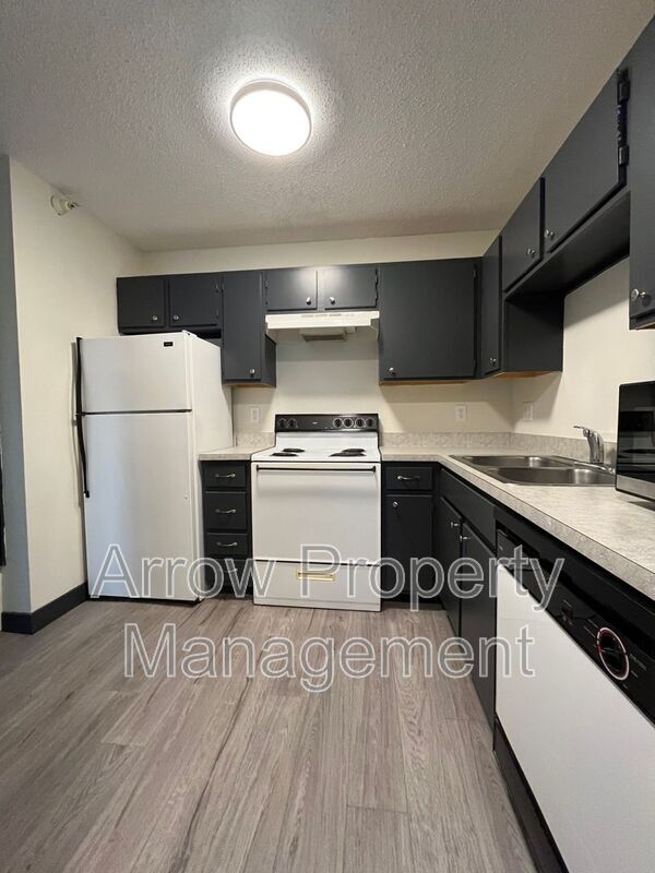 1216 S 2nd St in Nebraska City, NE - Foto de edificio - Building Photo