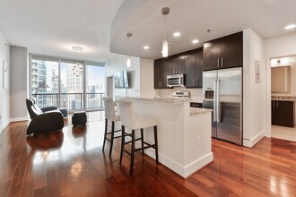 1080 Peachtree St NE, Unit 1415Furnished in Atlanta, GA - Foto de edificio - Building Photo
