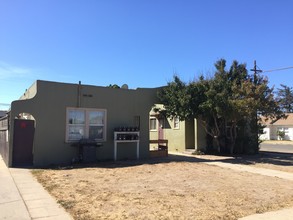 200 E Tunnell St in Santa Maria, CA - Building Photo - Building Photo