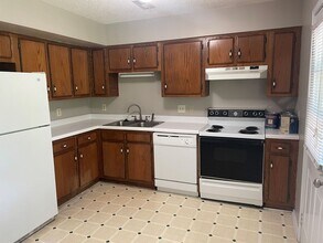 121-123 Ivie Cir in Martin, TN - Building Photo - Building Photo