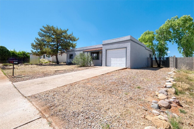 4931 E De Medici Dr in Sierra Vista, AZ - Building Photo - Building Photo