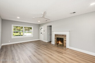 631 Young St in Melbourne, FL - Foto de edificio - Building Photo
