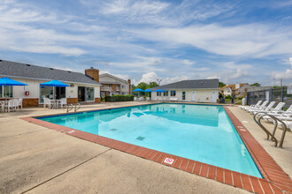 Pelican Watch in Virginia Beach, VA - Foto de edificio - Building Photo