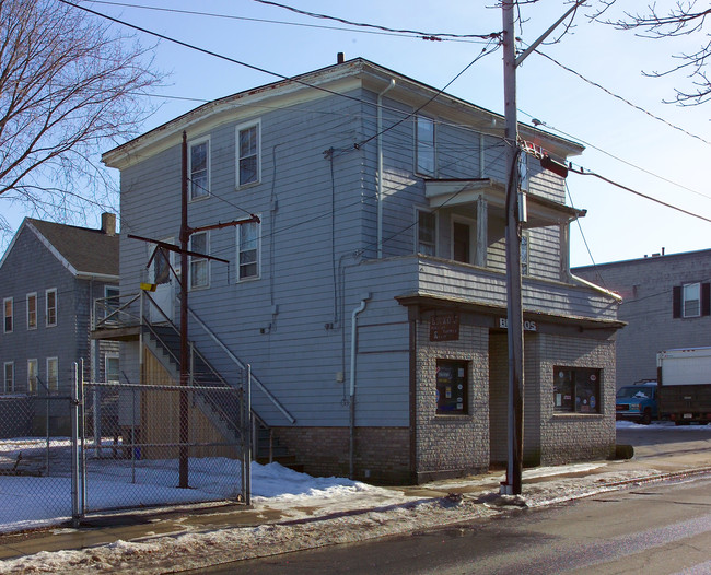 462 2nd St in Fall River, MA - Building Photo - Building Photo