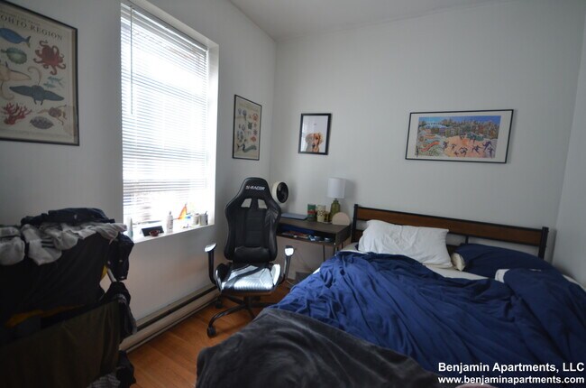 15 Cleveland Pl, Unit 2 in Boston, MA - Foto de edificio - Building Photo