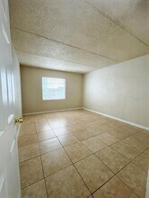 2814 Somerset Park Dr in Tampa, FL - Building Photo - Building Photo
