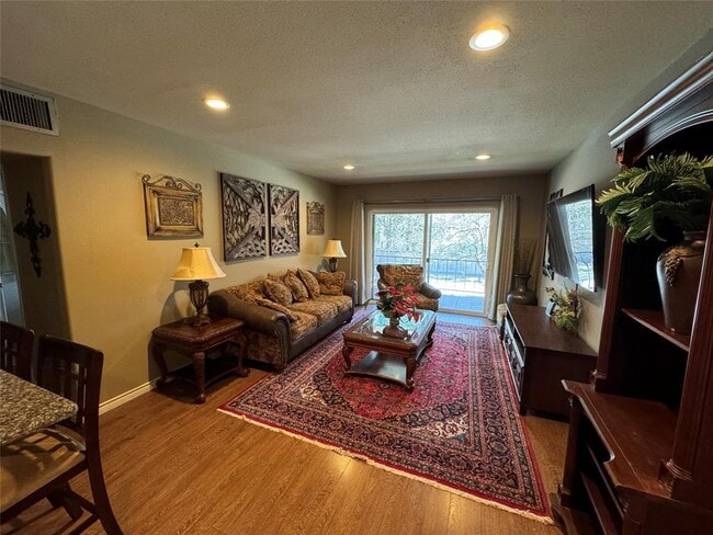 2220 S Piney Point Rd in Houston, TX - Building Photo - Building Photo