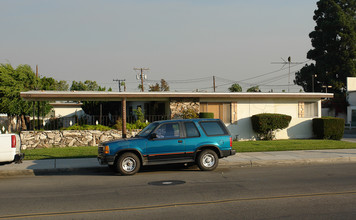 127 W Vermont Ave in Anaheim, CA - Building Photo - Building Photo