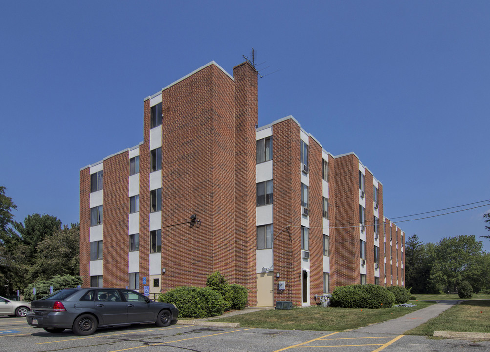 Hadley West Apartments in Haverhill, MA - Building Photo