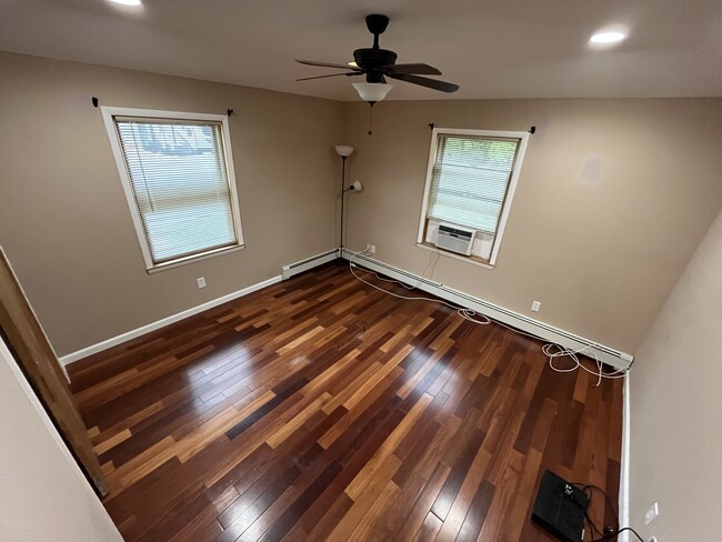 4 Haide Pl, Unit Apartment