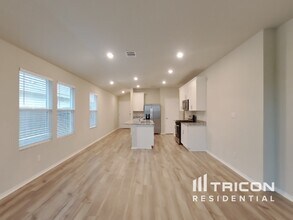 5120 Saddle Clb Dr in Georgetown, TX - Building Photo - Building Photo