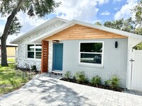 2116 Florinda St in Sarasota, FL - Foto de edificio - Building Photo