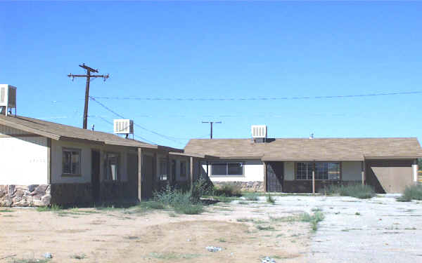 15610 Broken Bow Rd in Apple Valley, CA - Building Photo - Building Photo