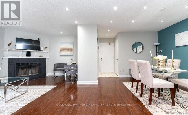 95 Trailwood Dr in Mississauga, ON - Building Photo - Building Photo